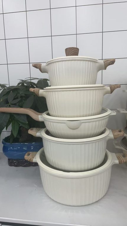 Uakeen Pot Set Cream